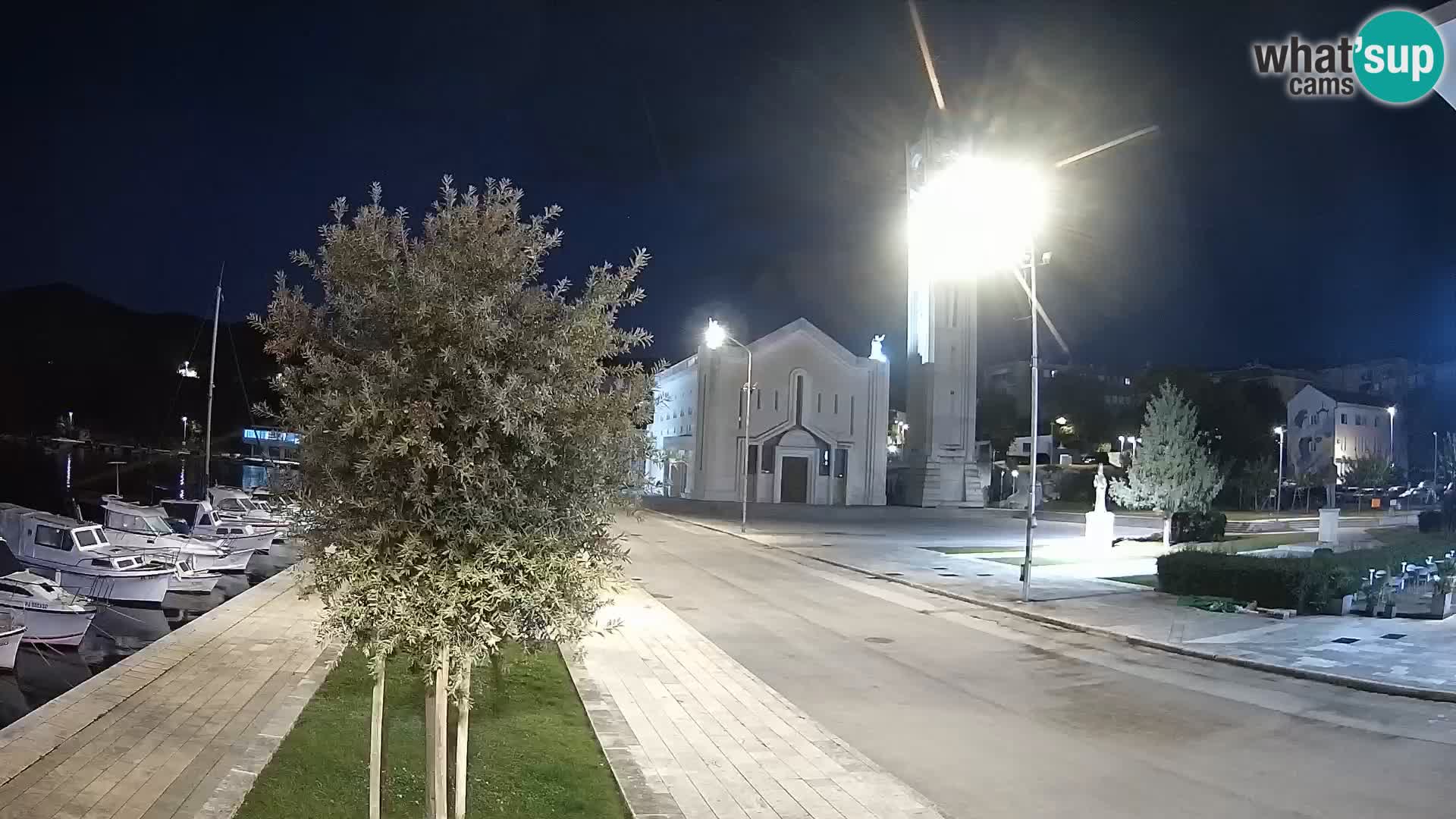 Ploče Webcam | Captivating Views of Riva and the Cathedral