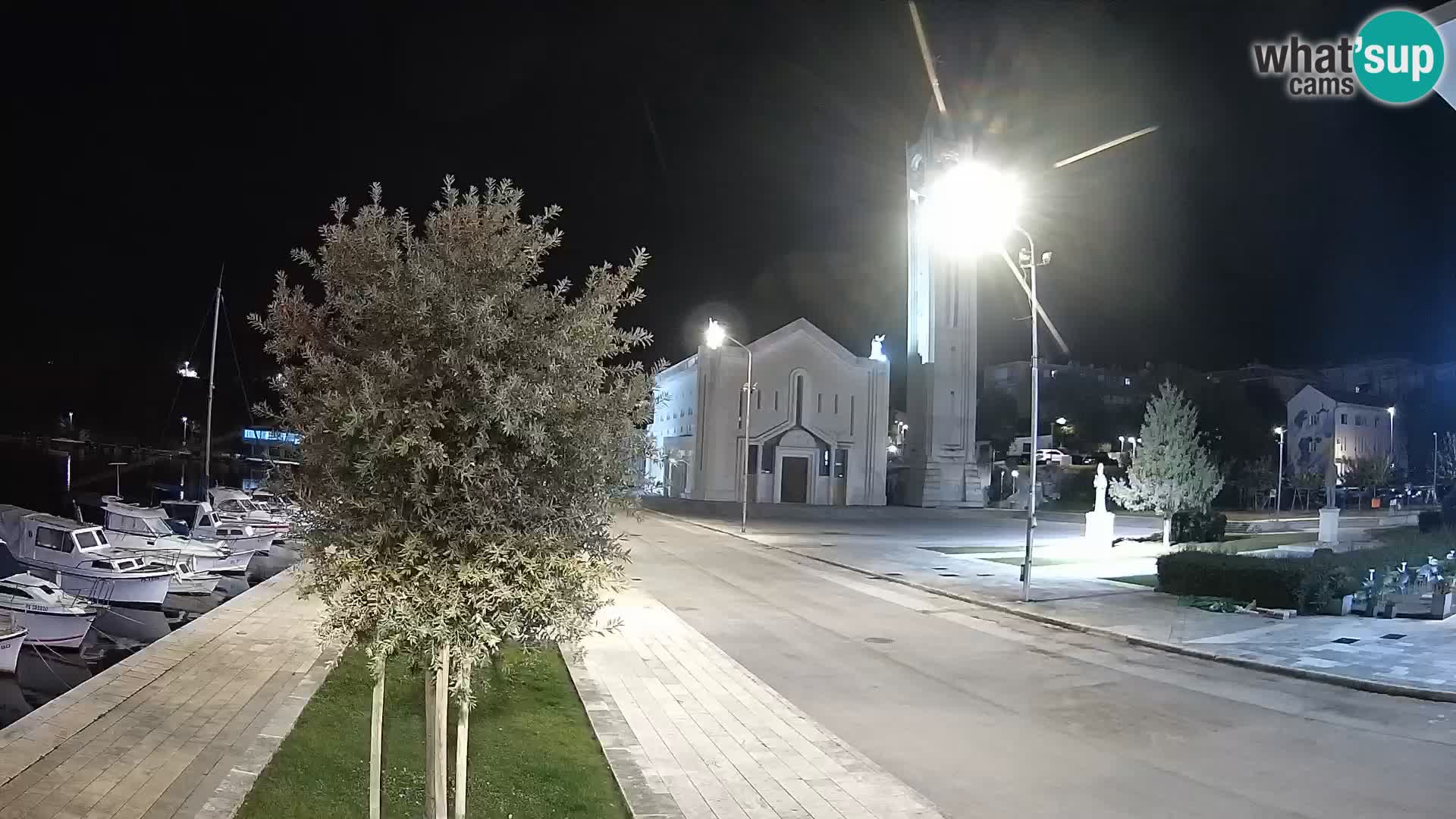 Ploče Webcam | Captivating Views of Riva and the Cathedral