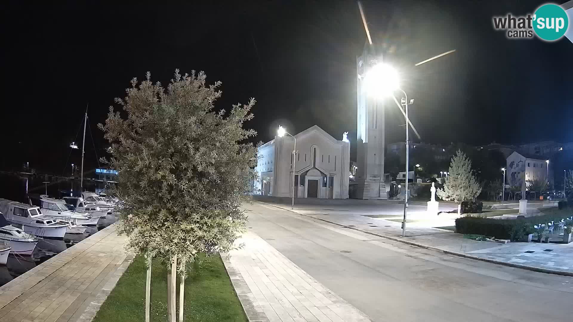 Ploče Webcam | Captivating Views of Riva and the Cathedral