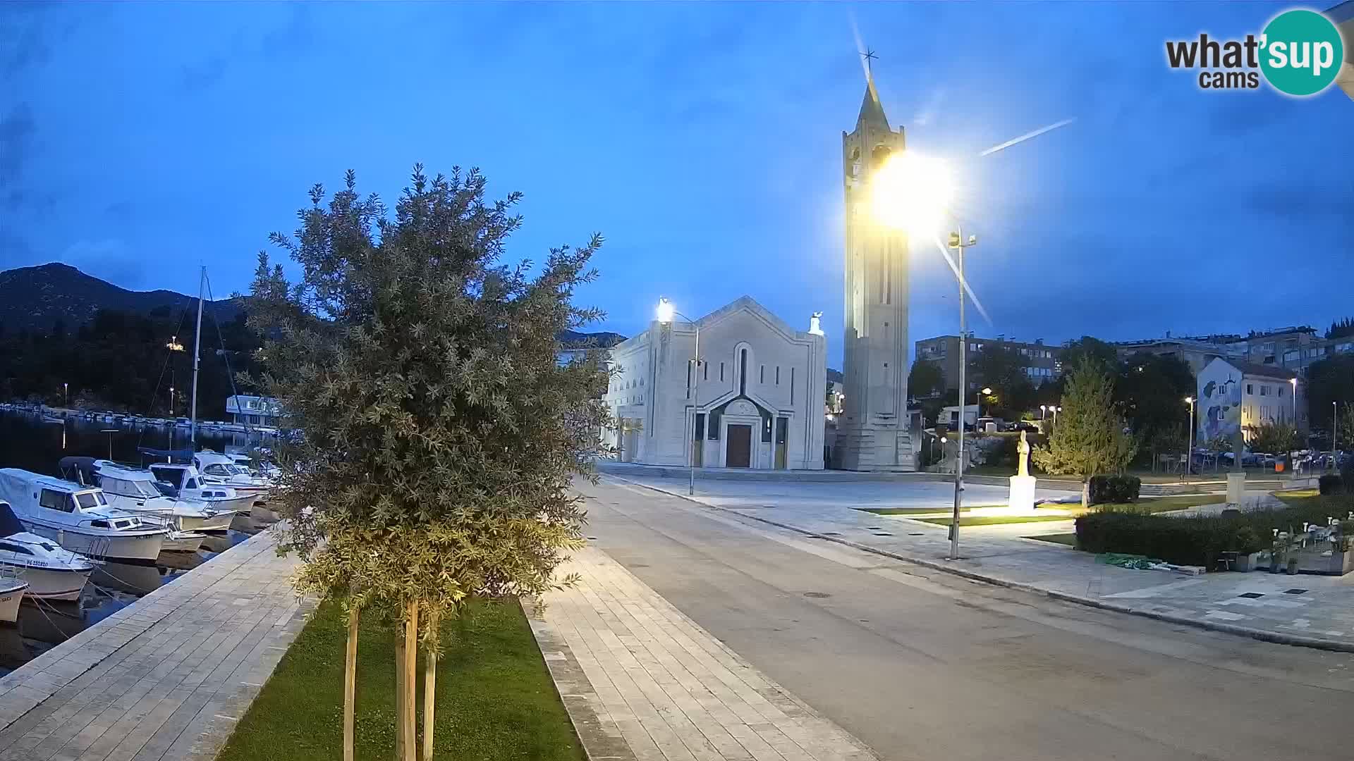 Ploče Webcam | Captivating Views of Riva and the Cathedral