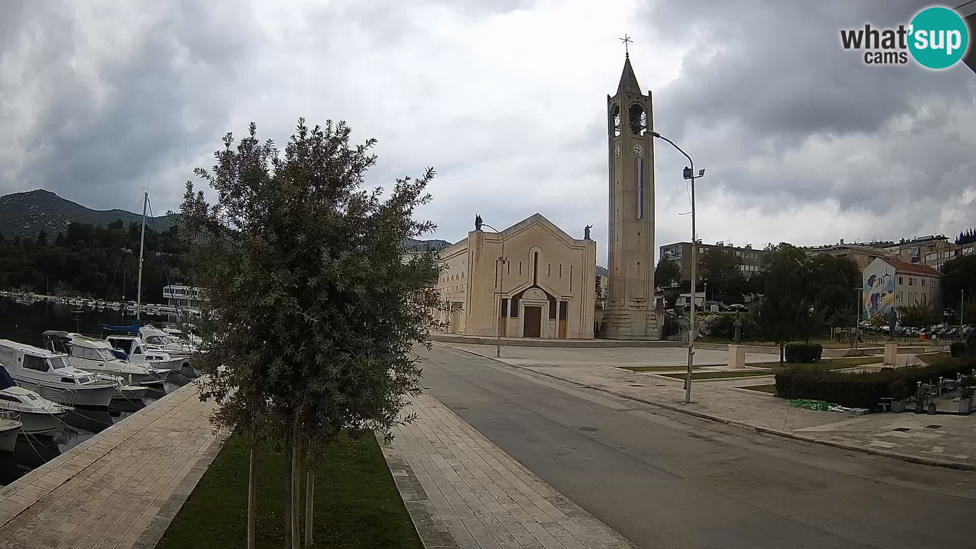 Ploče Webcam | Captivating Views of Riva and the Cathedral