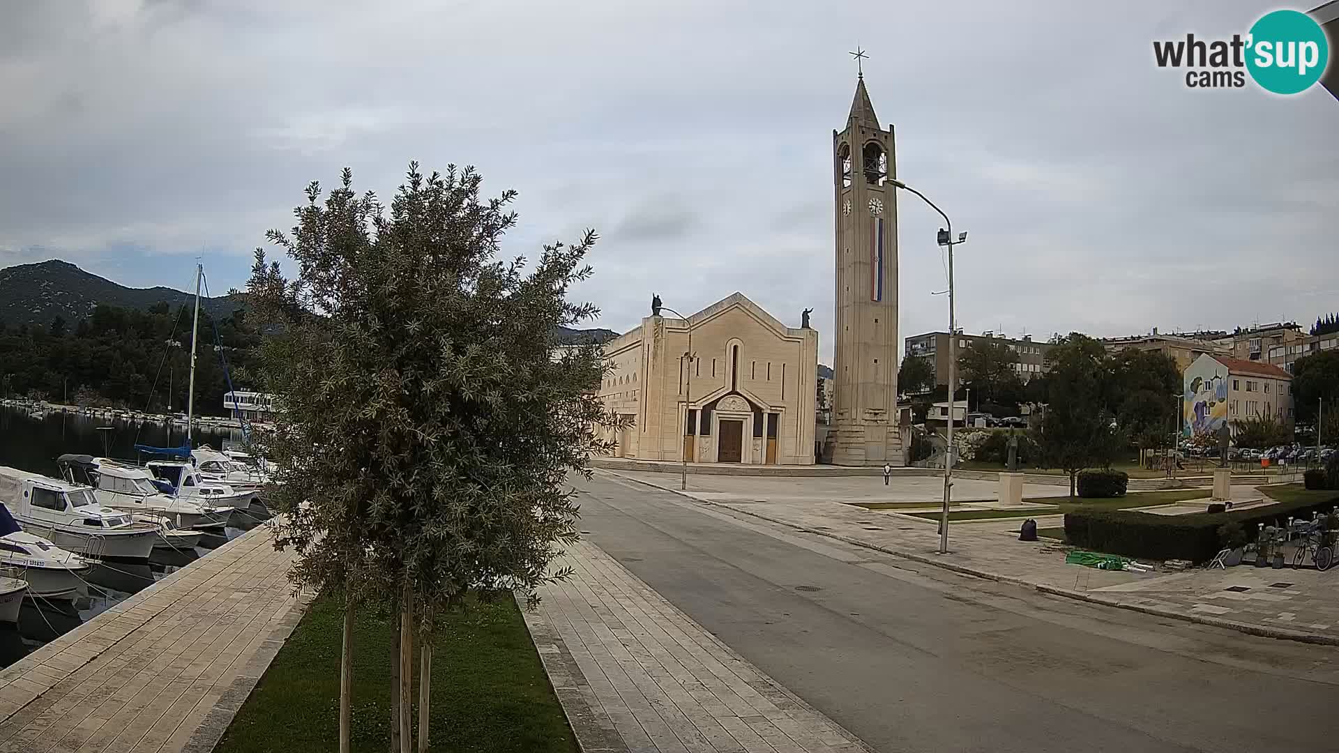 Ploče Cámara web | Vistas cautivadoras de Riva y la Catedral
