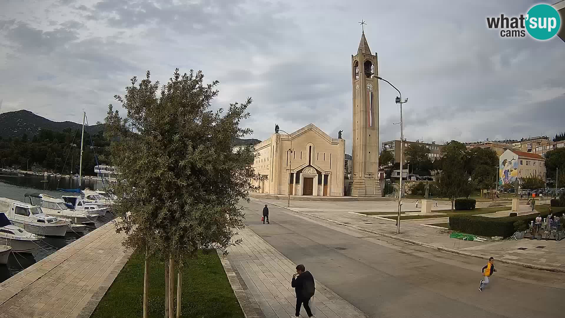 Ploče Webcam | Captivating Views of Riva and the Cathedral