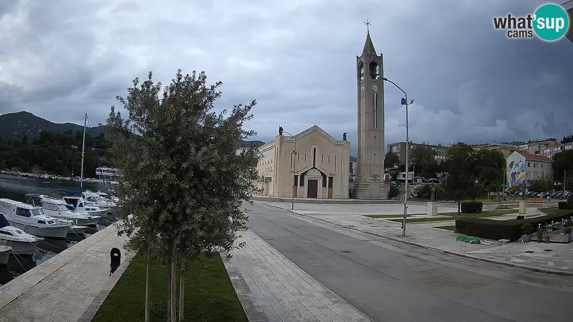 Ploče Webcam | Captivating Views of Riva and the Cathedral