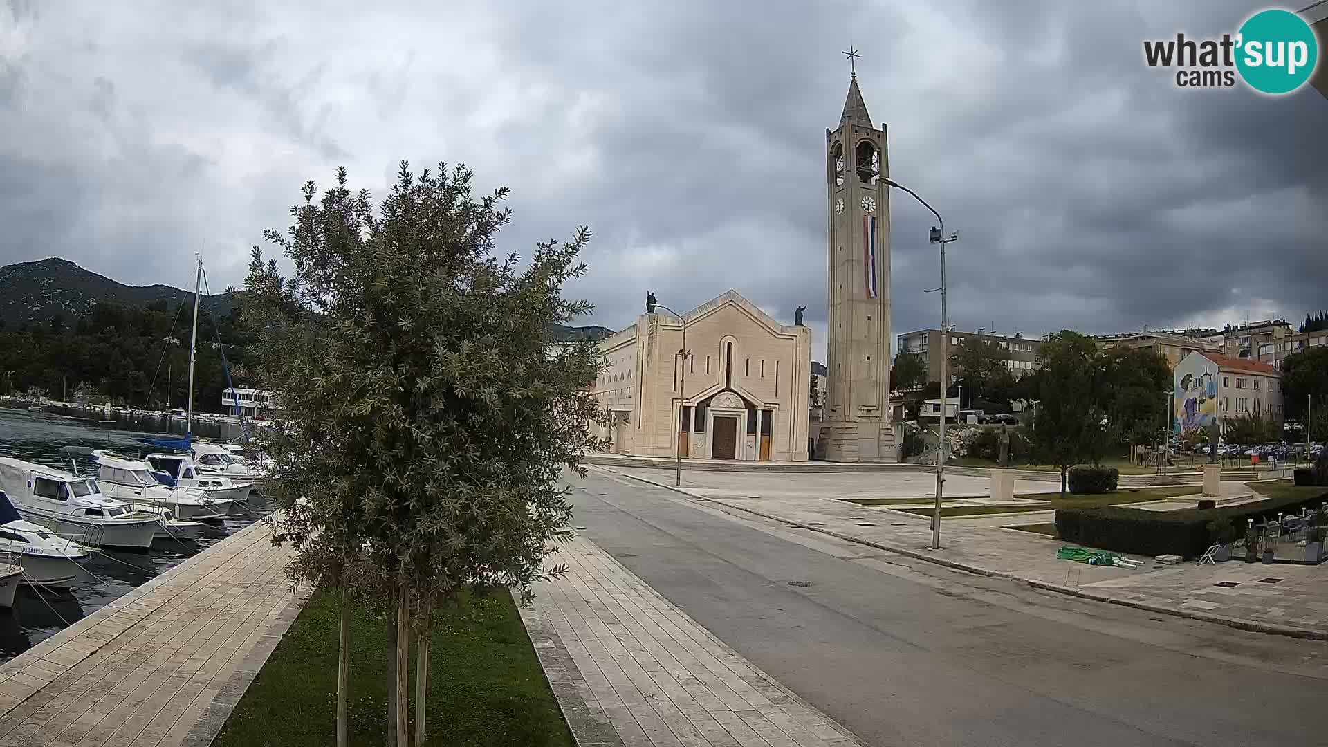 Ploče Webcam | Captivating Views of Riva and the Cathedral