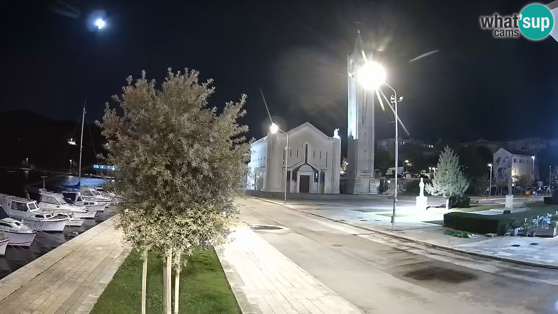 Ploče Webcam | Captivating Views of Riva and the Cathedral