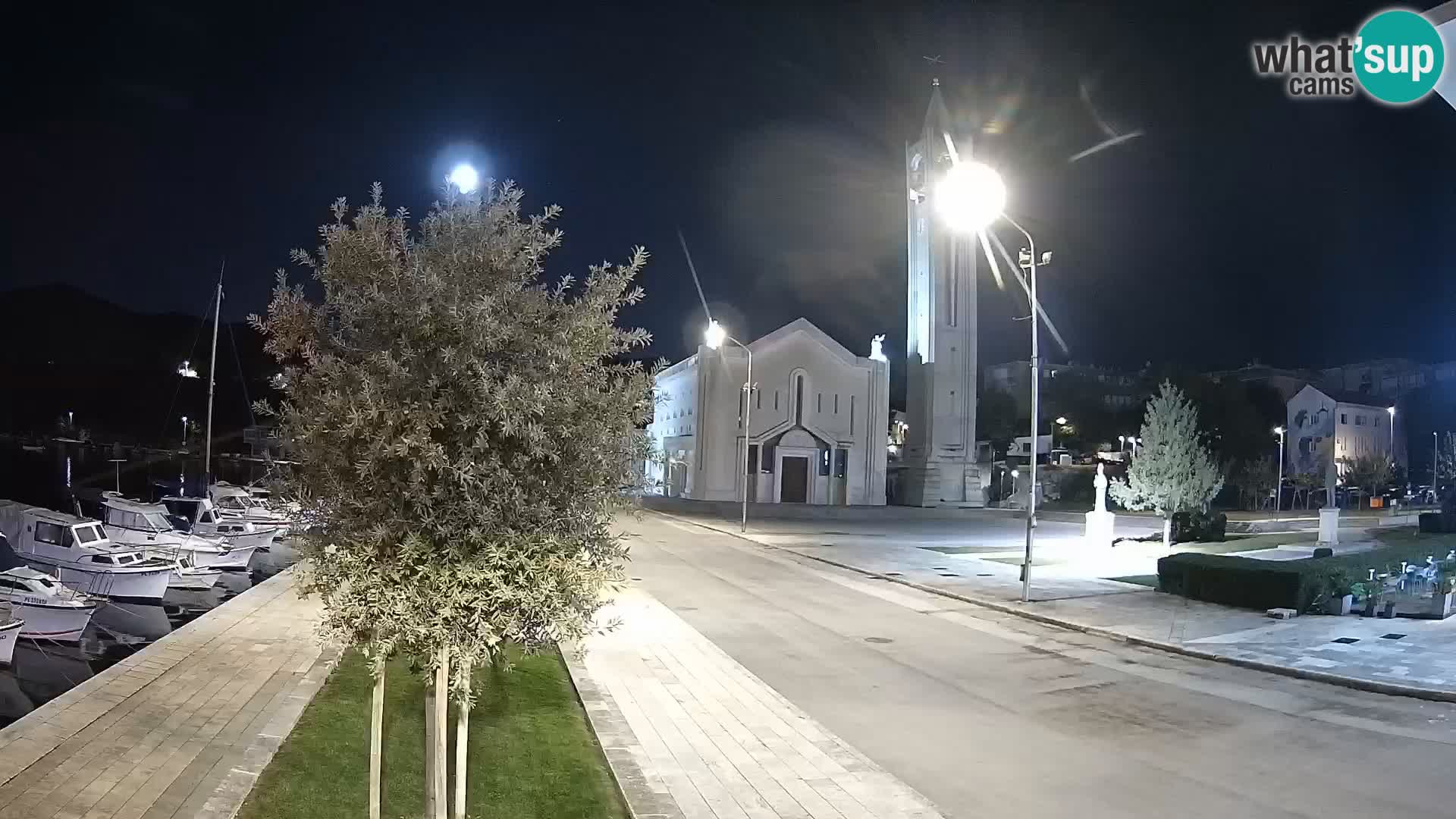 Ploče Webcam | Captivating Views of Riva and the Cathedral