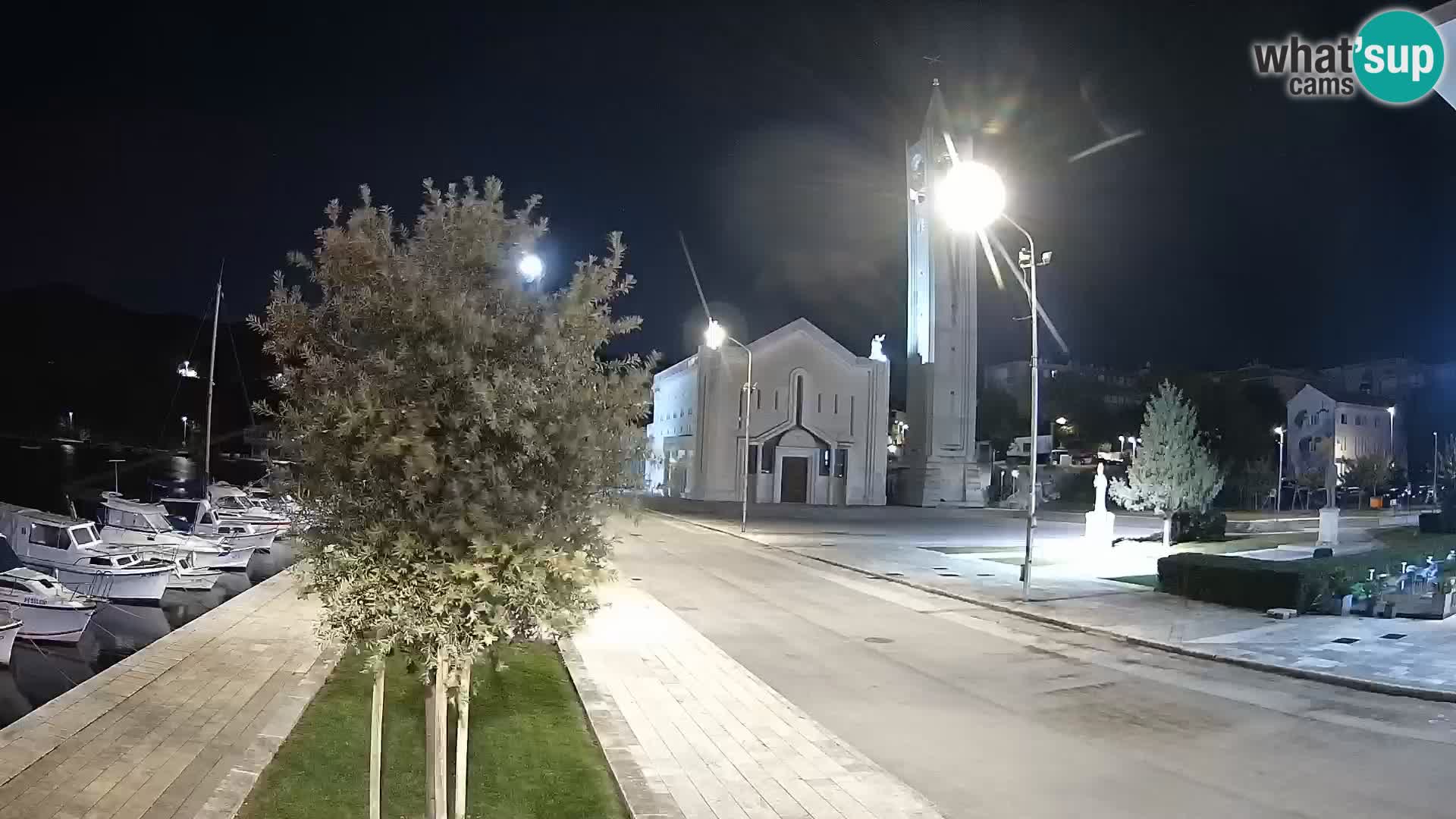Ploče Webcam | Captivating Views of Riva and the Cathedral