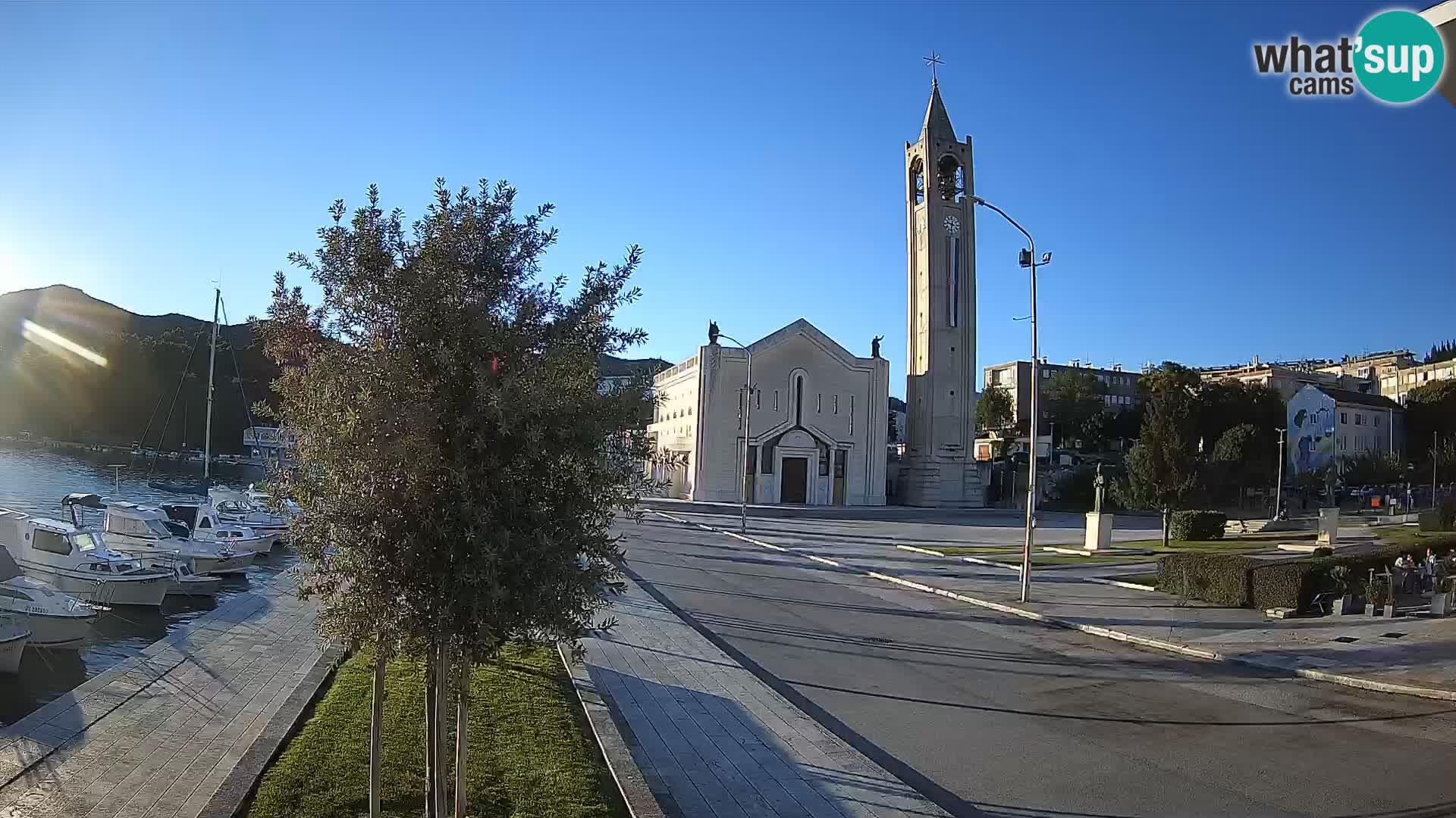 Ploče Webcam | Captivating Views of Riva and the Cathedral