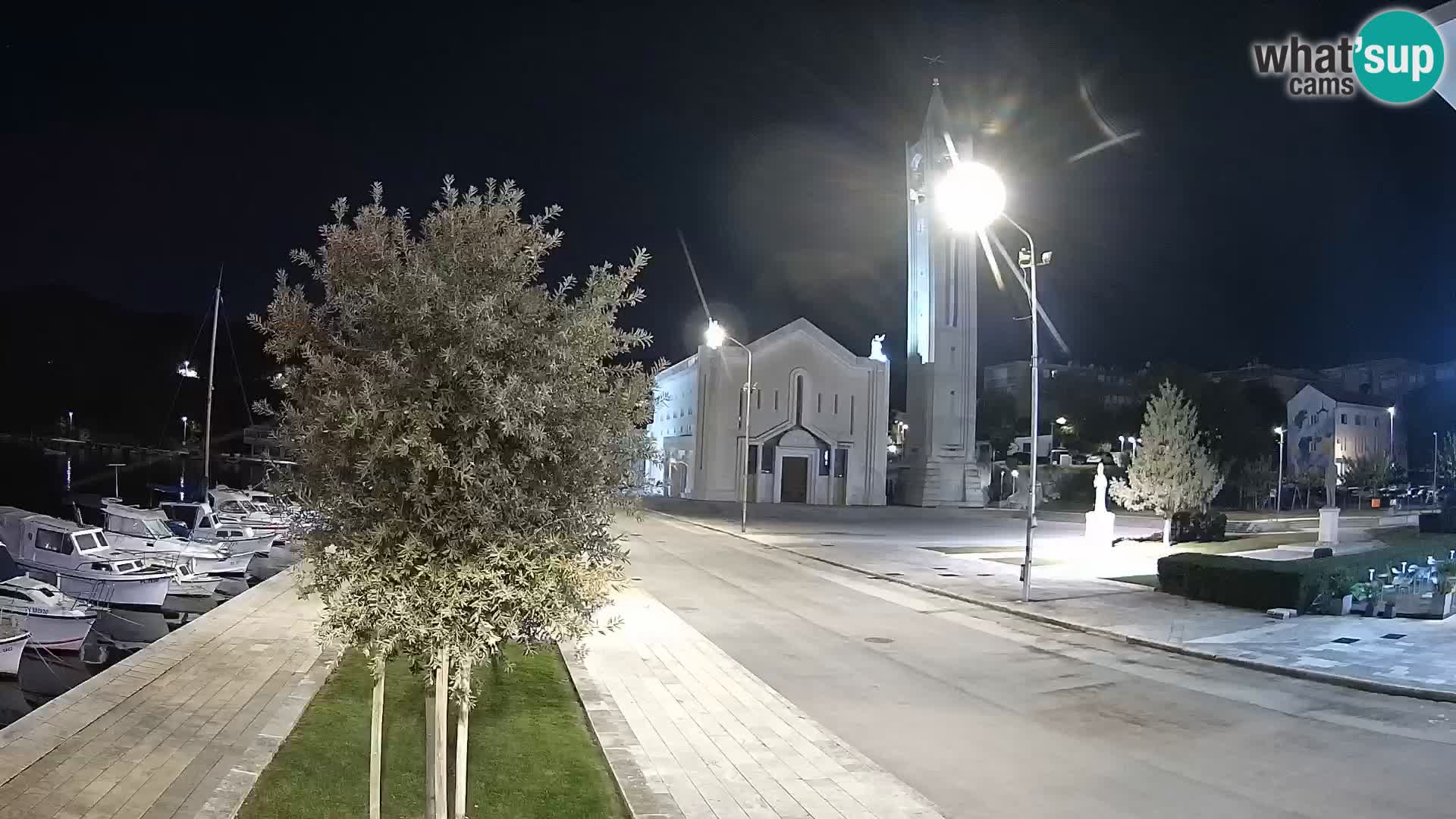 Ploče Webcam | Captivating Views of Riva and the Cathedral