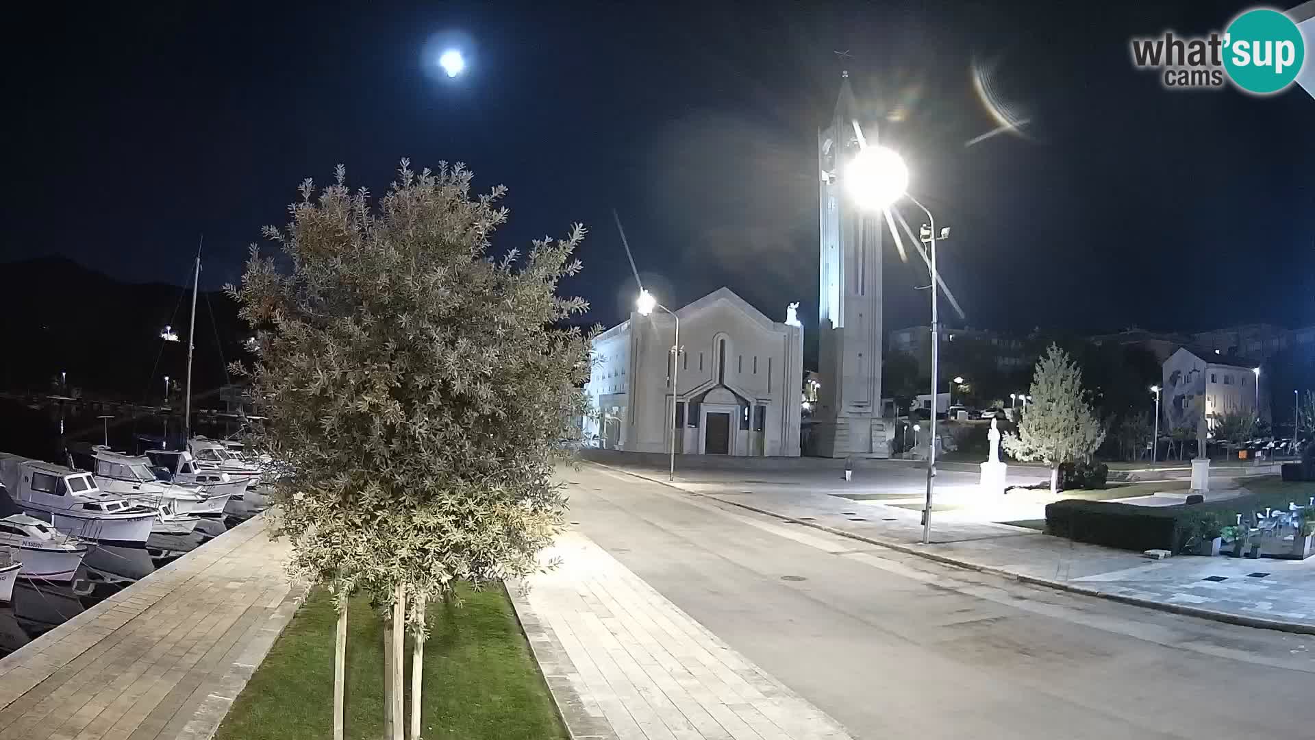 Ploče Webcam | Captivating Views of Riva and the Cathedral