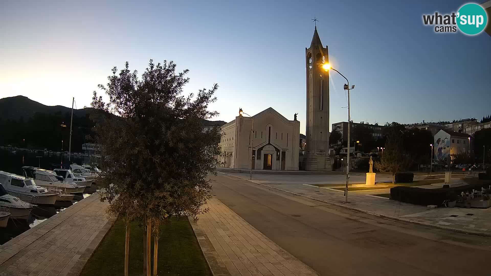 Spletna kamera Ploče | Osupljiv pogled na Rivo in katedralo
