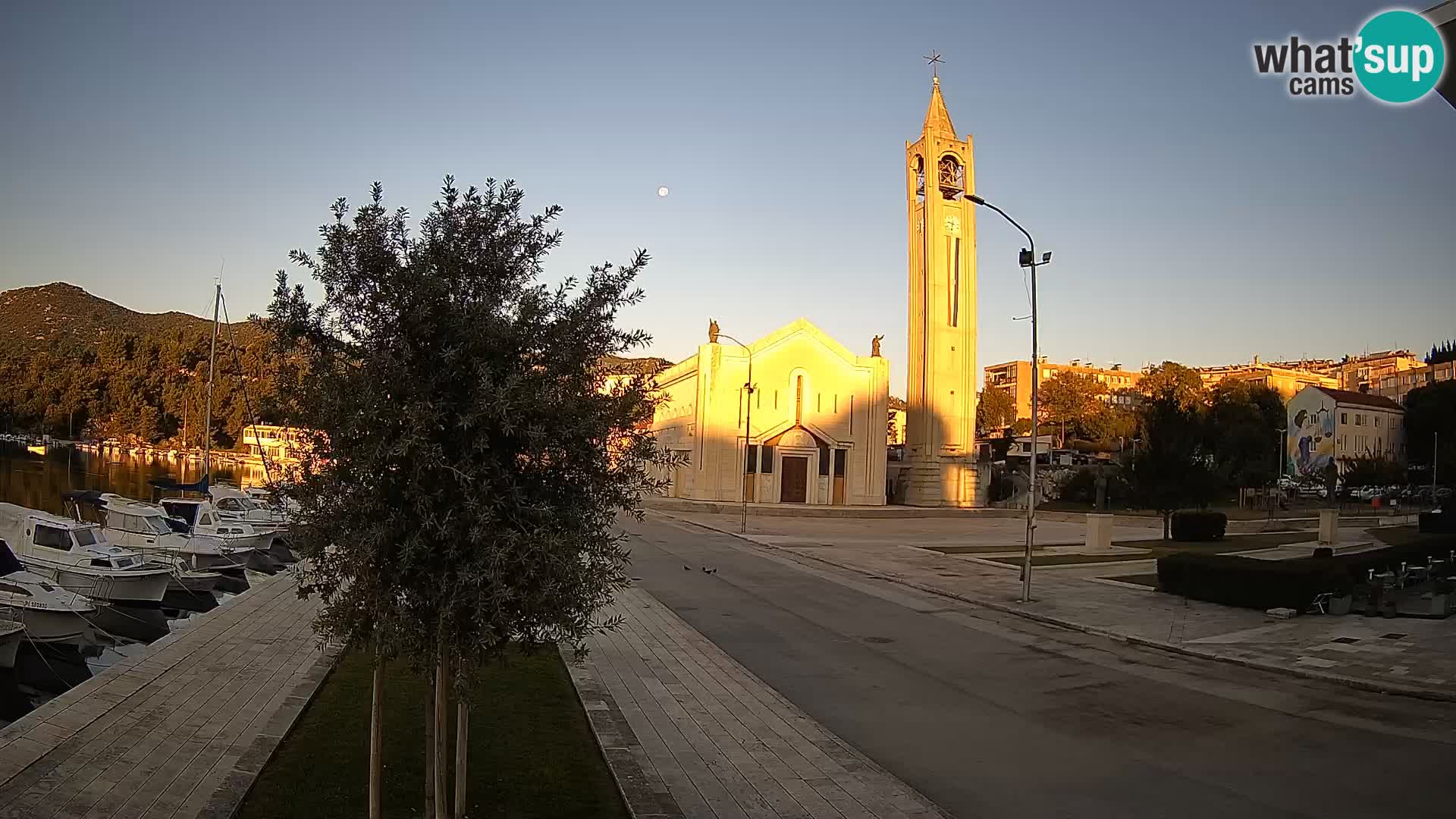 Ploče Cámara web | Vistas cautivadoras de Riva y la Catedral