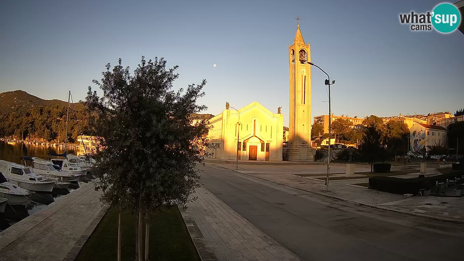 Webcam Ploče | Fesselnde Ausblicke auf Riva und die Kathedrale