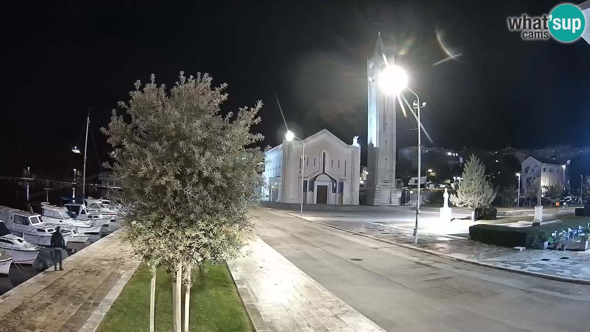 Ploče Webcam | Captivating Views of Riva and the Cathedral