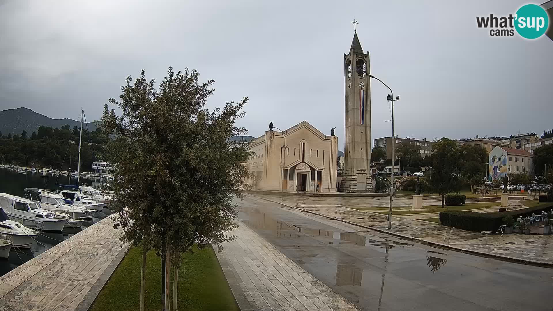 Ploče Webcam | Captivating Views of Riva and the Cathedral