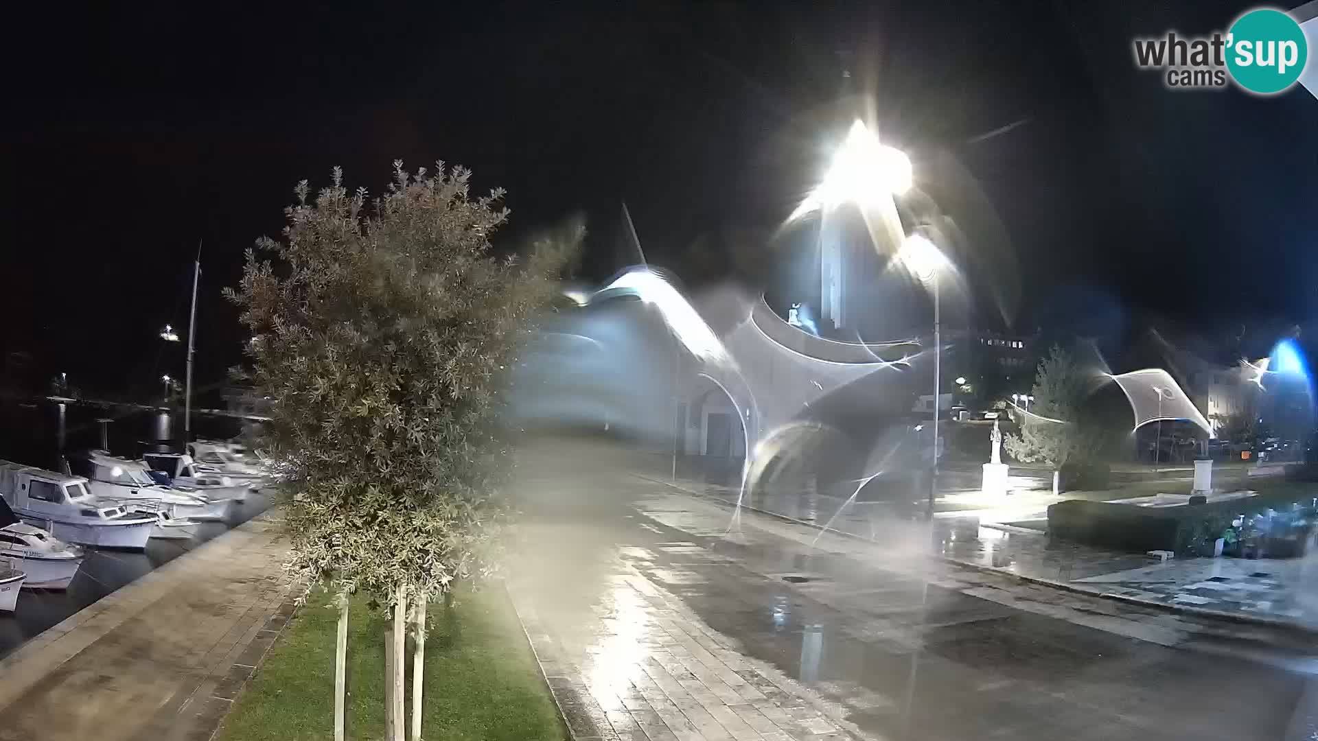 Ploče Webcam | Captivating Views of Riva and the Cathedral