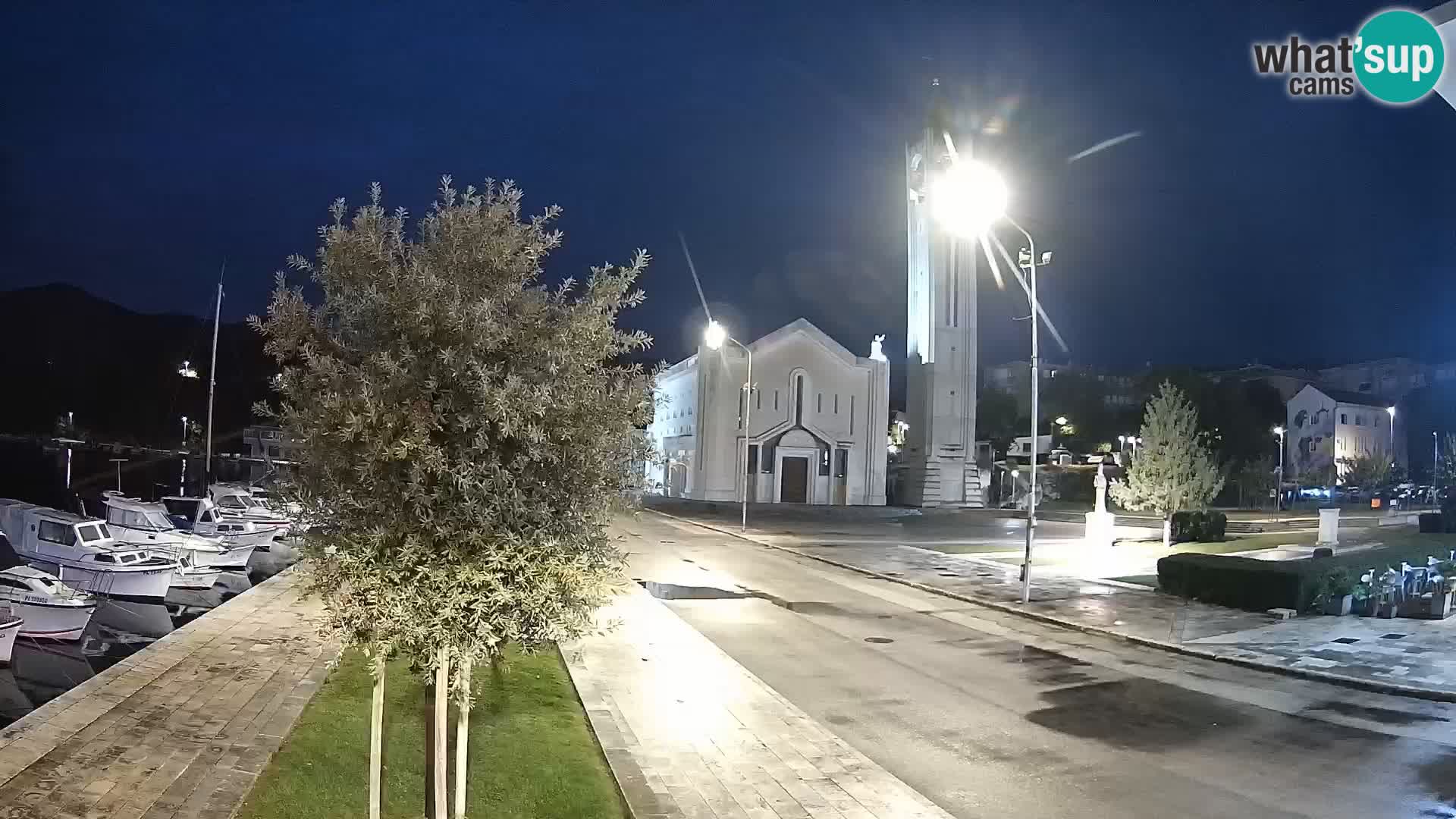 Ploče Webcam | Captivating Views of Riva and the Cathedral