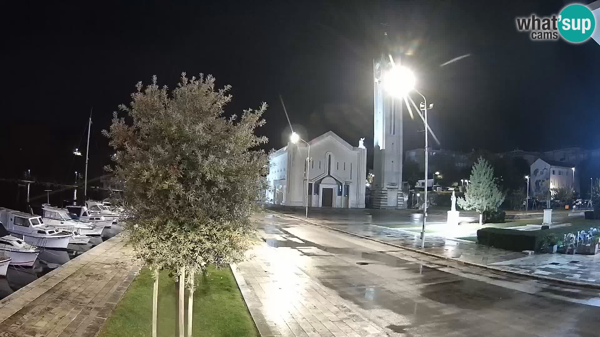 Ploče Webcam | Captivating Views of Riva and the Cathedral