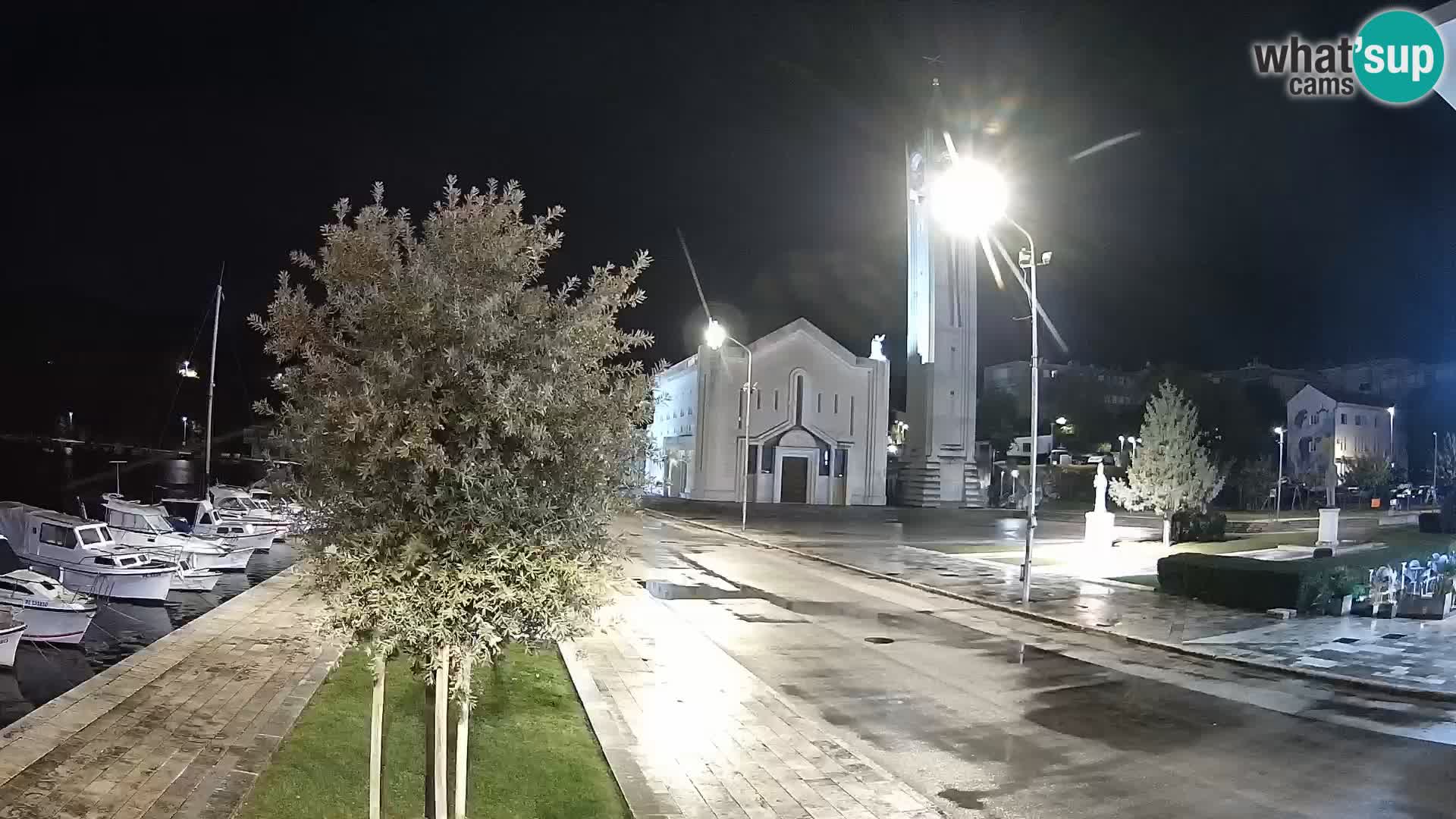 Ploče Webcam | Captivating Views of Riva and the Cathedral