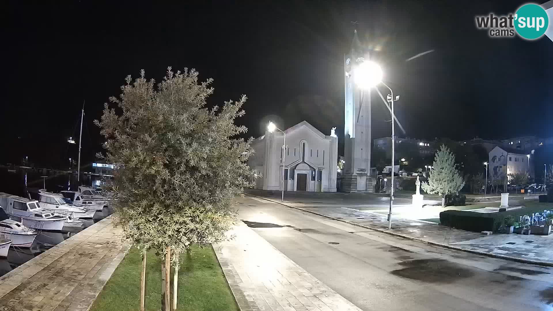 Ploče Webcam | Captivating Views of Riva and the Cathedral