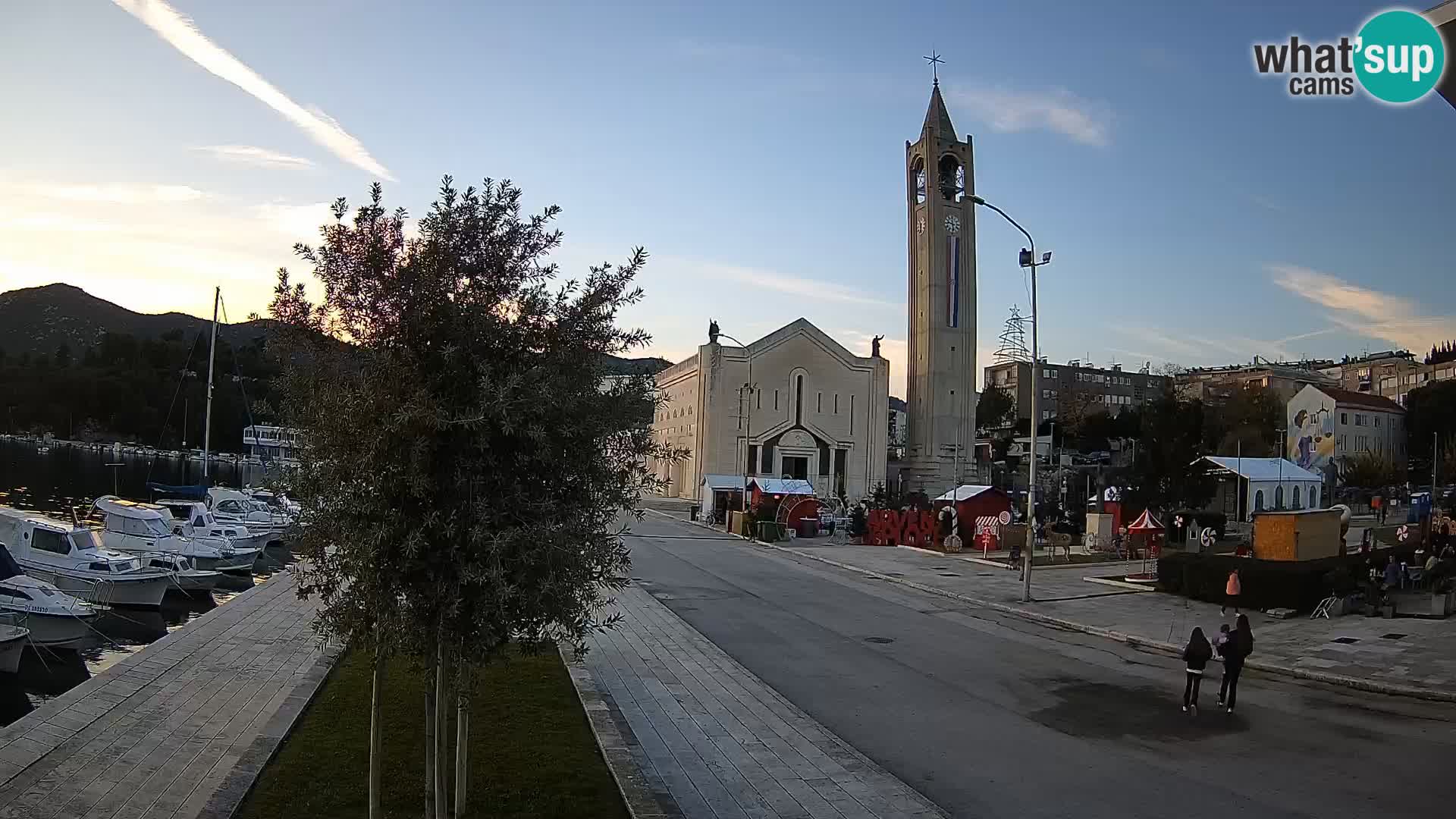 Ploče Webcam | Captivating Views of Riva and the Cathedral