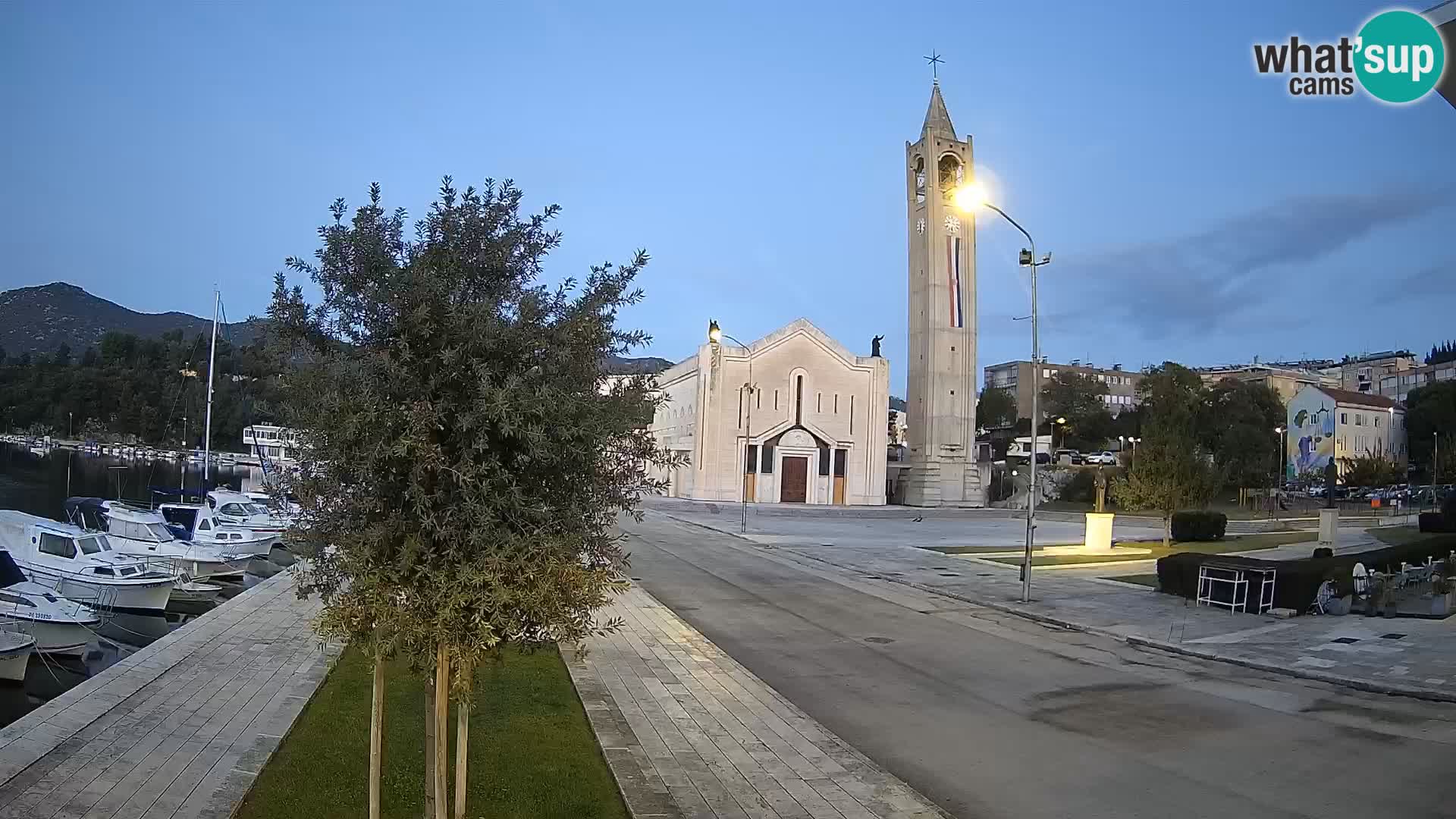Ploče Webcam | Captivating Views of Riva and the Cathedral