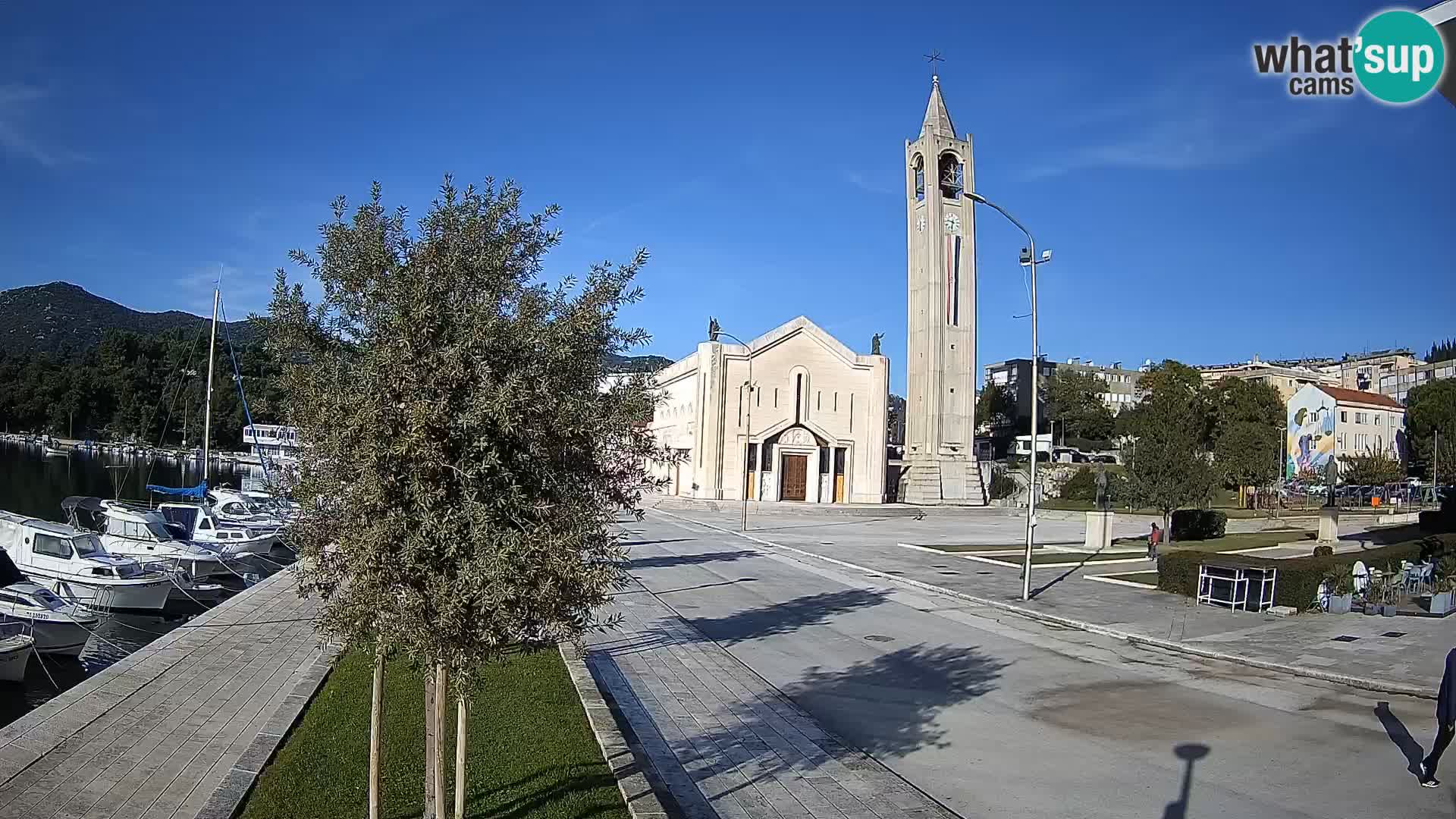 Ploče Webcam | Captivating Views of Riva and the Cathedral