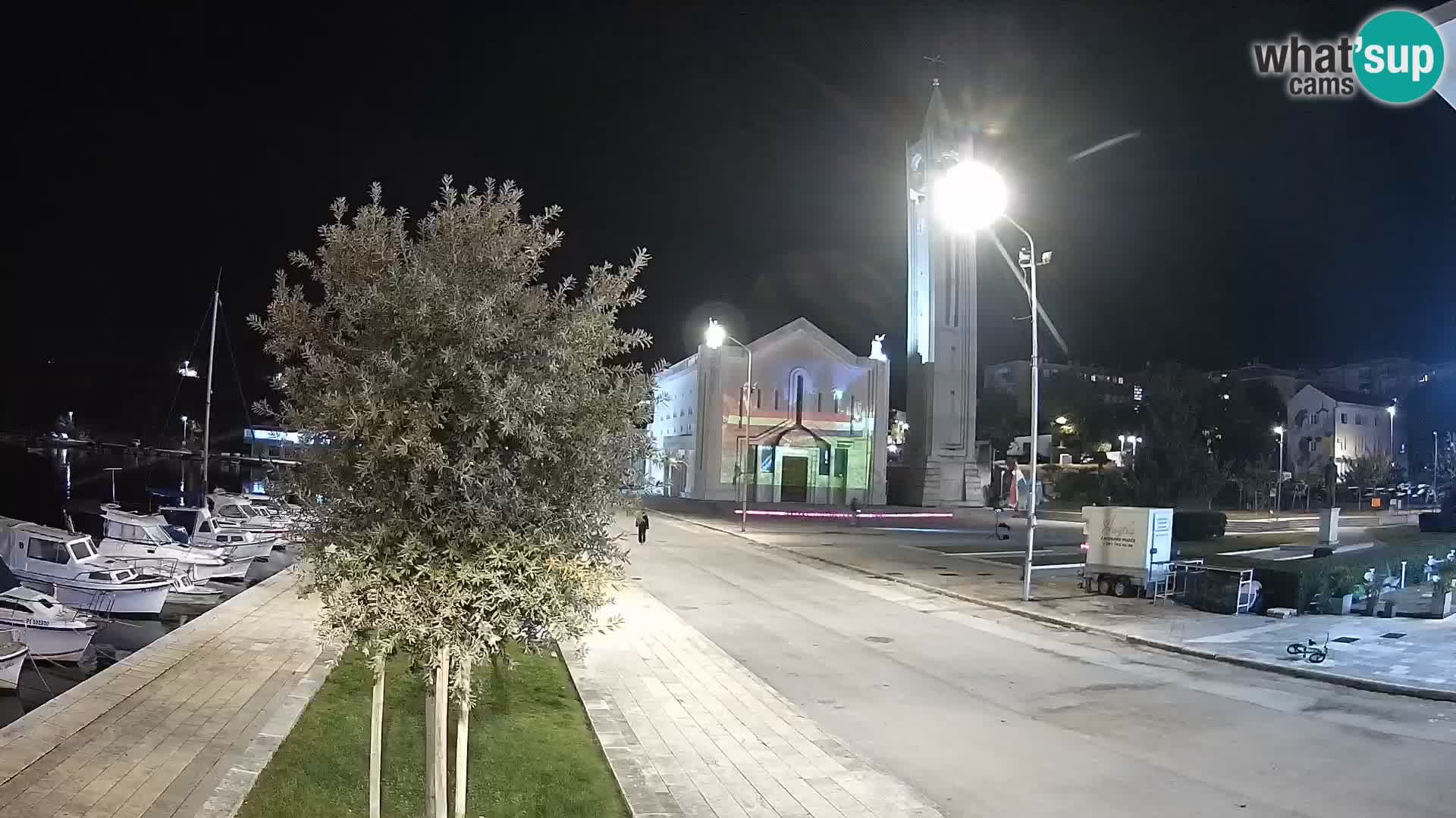 Ploče Webcam | Captivating Views of Riva and the Cathedral