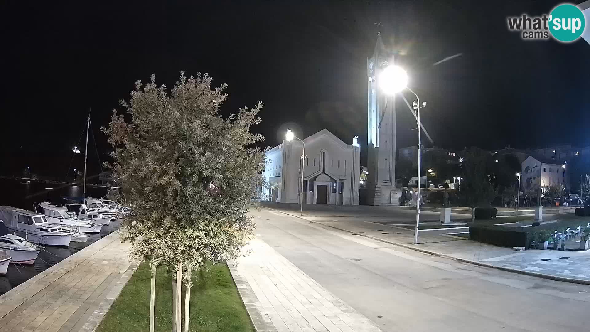 Ploče Webcam | Captivating Views of Riva and the Cathedral