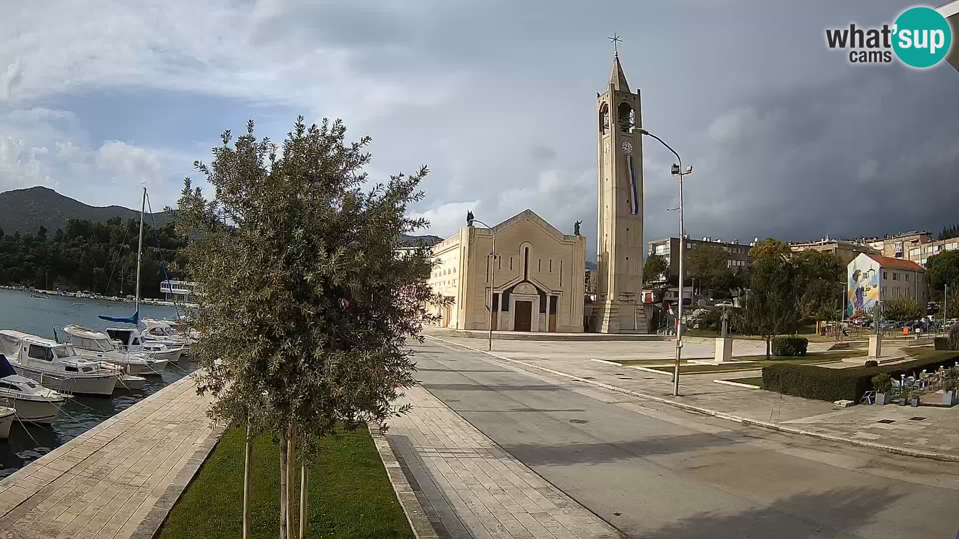 Ploče Webcam | Captivating Views of Riva and the Cathedral