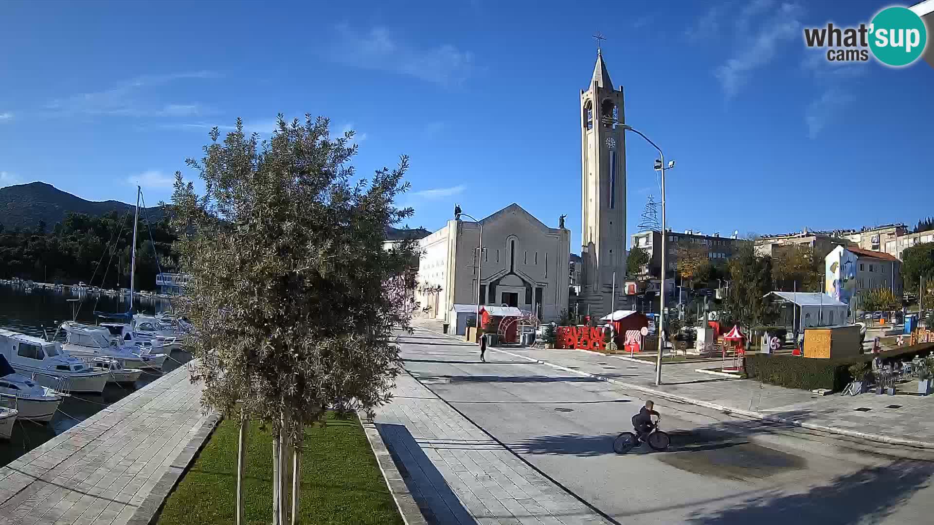 Ploče Webcam | Captivating Views of Riva and the Cathedral
