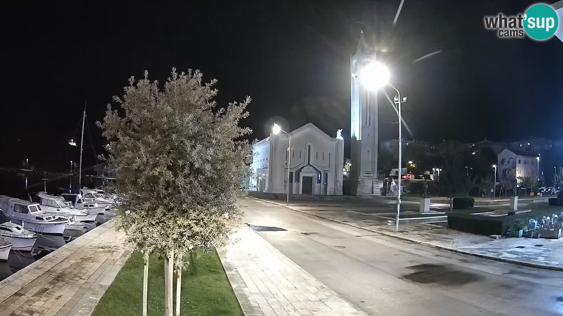 Ploče Webcam | Captivating Views of Riva and the Cathedral