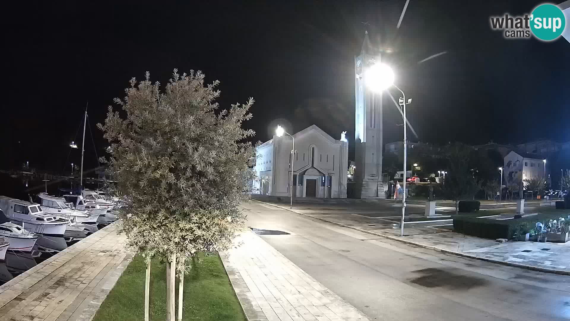 Ploče Webcam | Captivating Views of Riva and the Cathedral