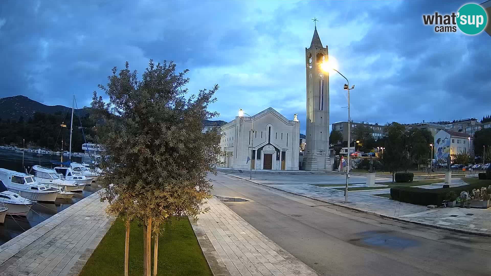 Ploče Webcam | Captivating Views of Riva and the Cathedral