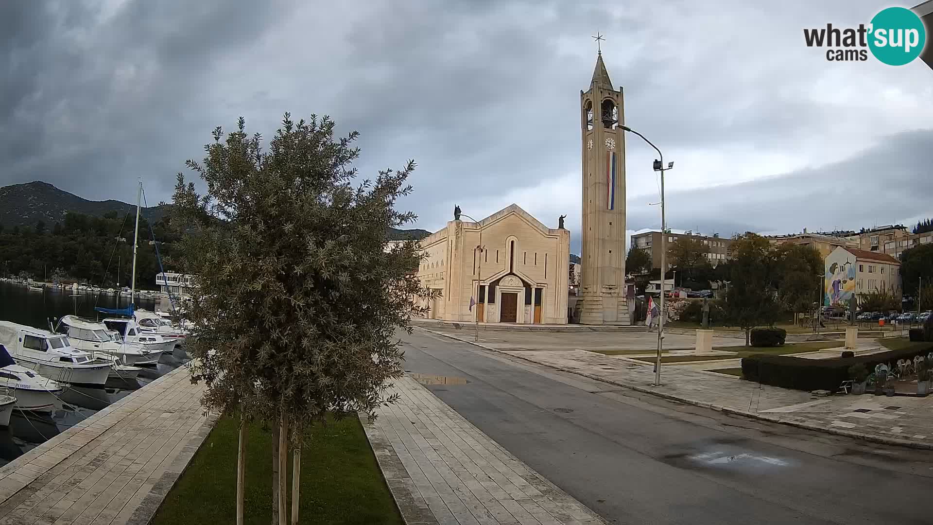 Ploče Webcam | Captivating Views of Riva and the Cathedral