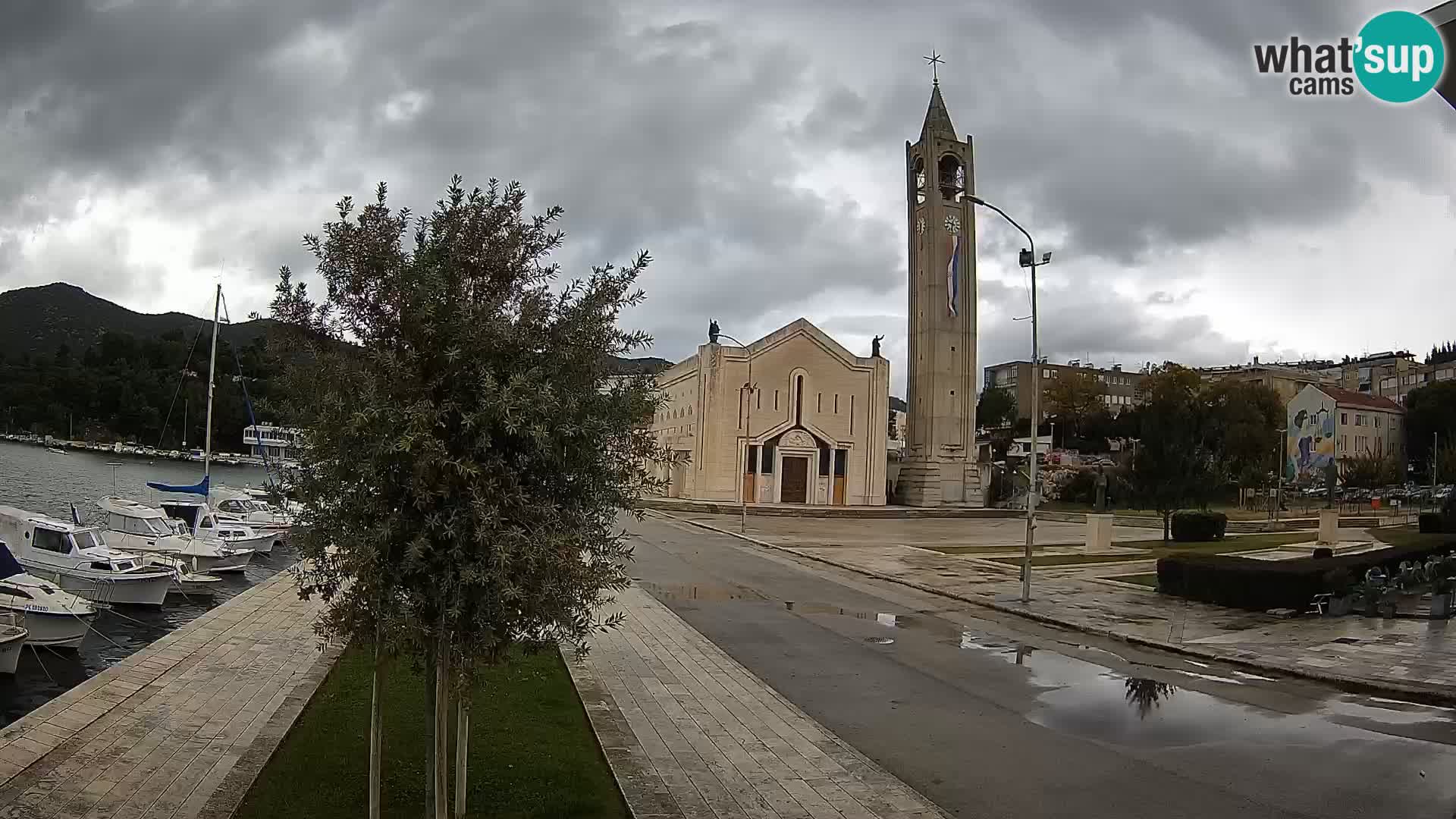 Ploče Webcam | Captivating Views of Riva and the Cathedral