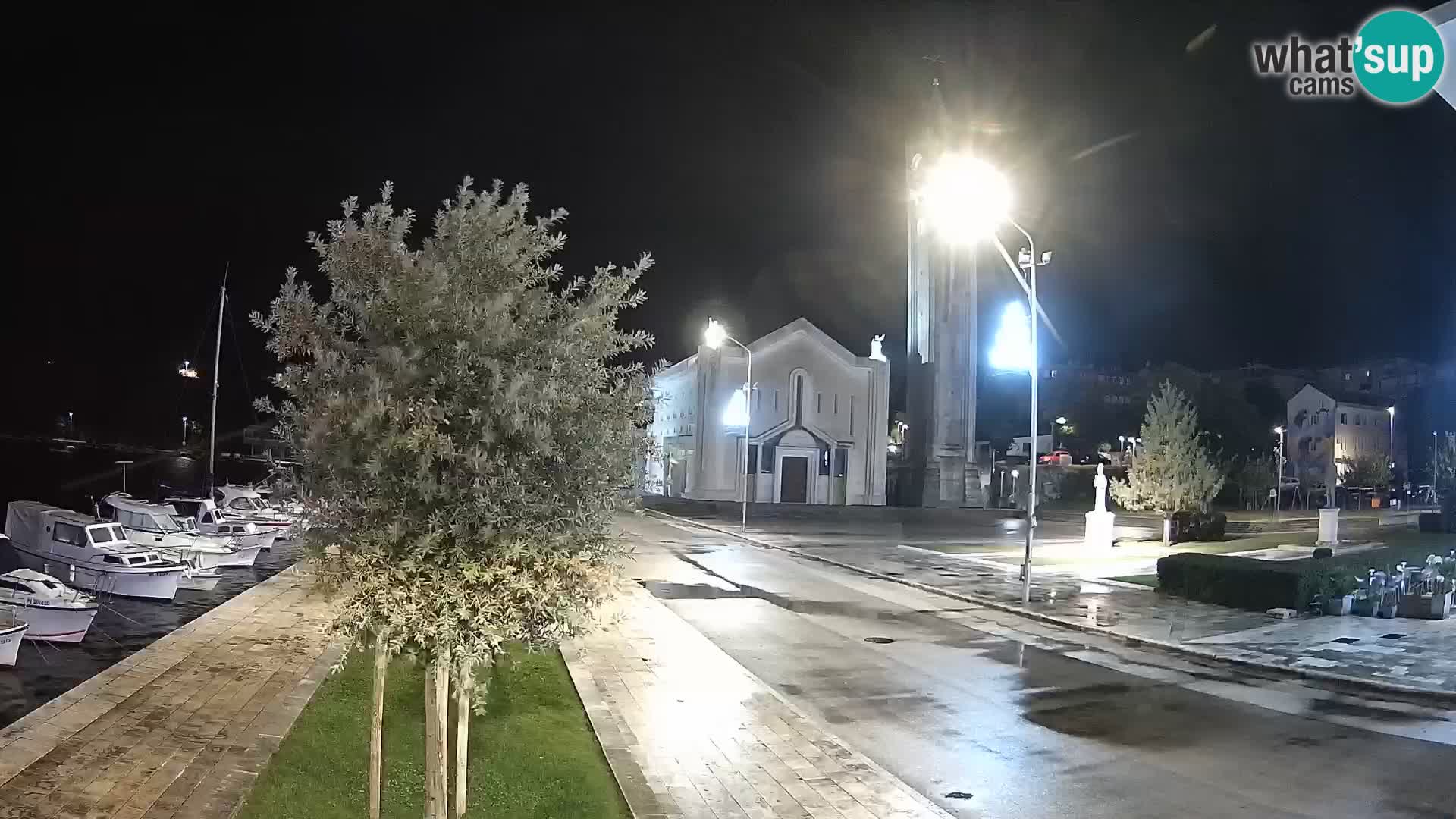 Ploče Webcam | Captivating Views of Riva and the Cathedral