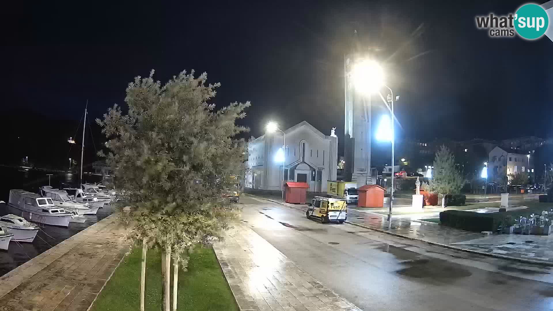 Ploče Webcam | Captivating Views of Riva and the Cathedral