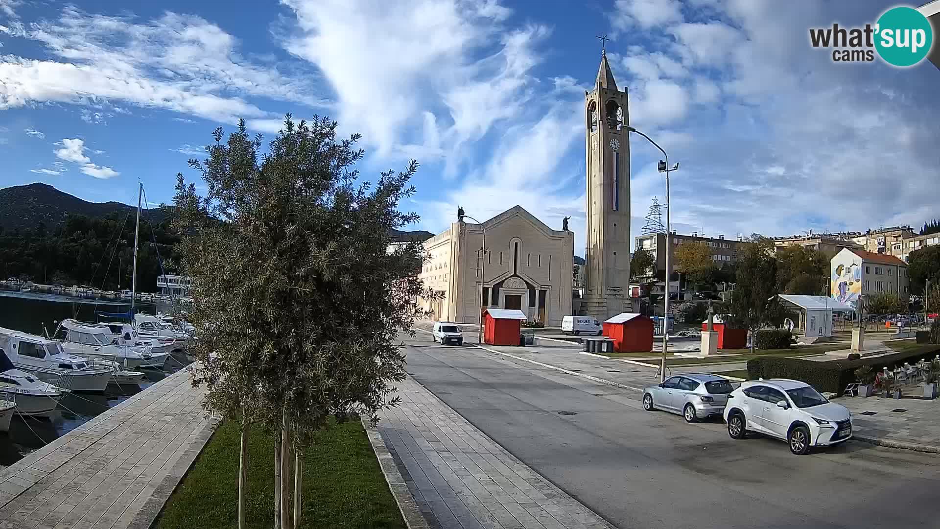 Ploče Webcam | Captivating Views of Riva and the Cathedral
