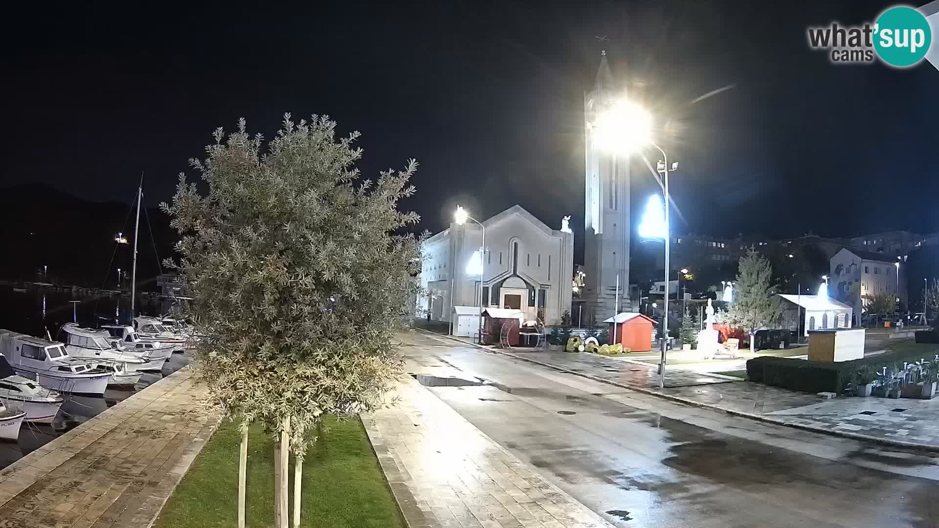 Ploče Webcam | Captivating Views of Riva and the Cathedral