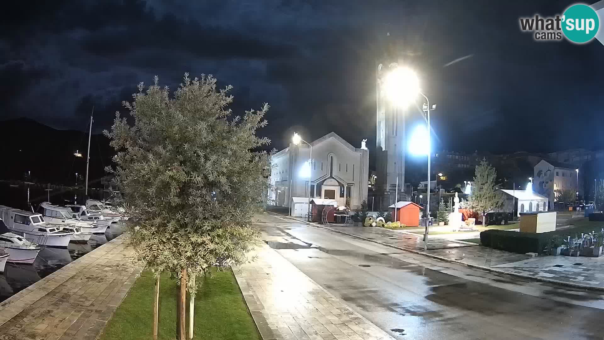 Ploče Webcam | Captivating Views of Riva and the Cathedral