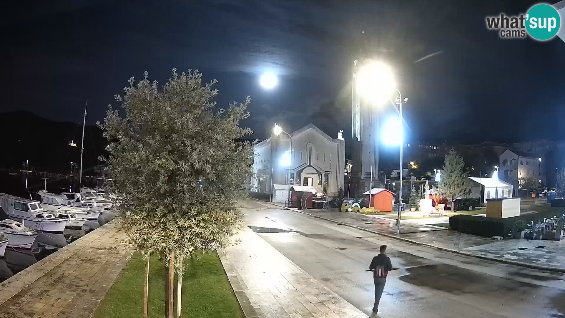 Ploče Webcam | Captivating Views of Riva and the Cathedral