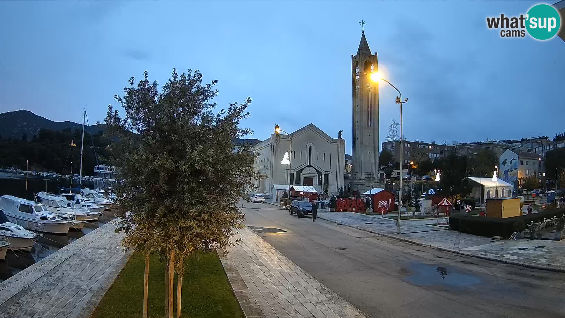 Ploče Webcam | Captivating Views of Riva and the Cathedral