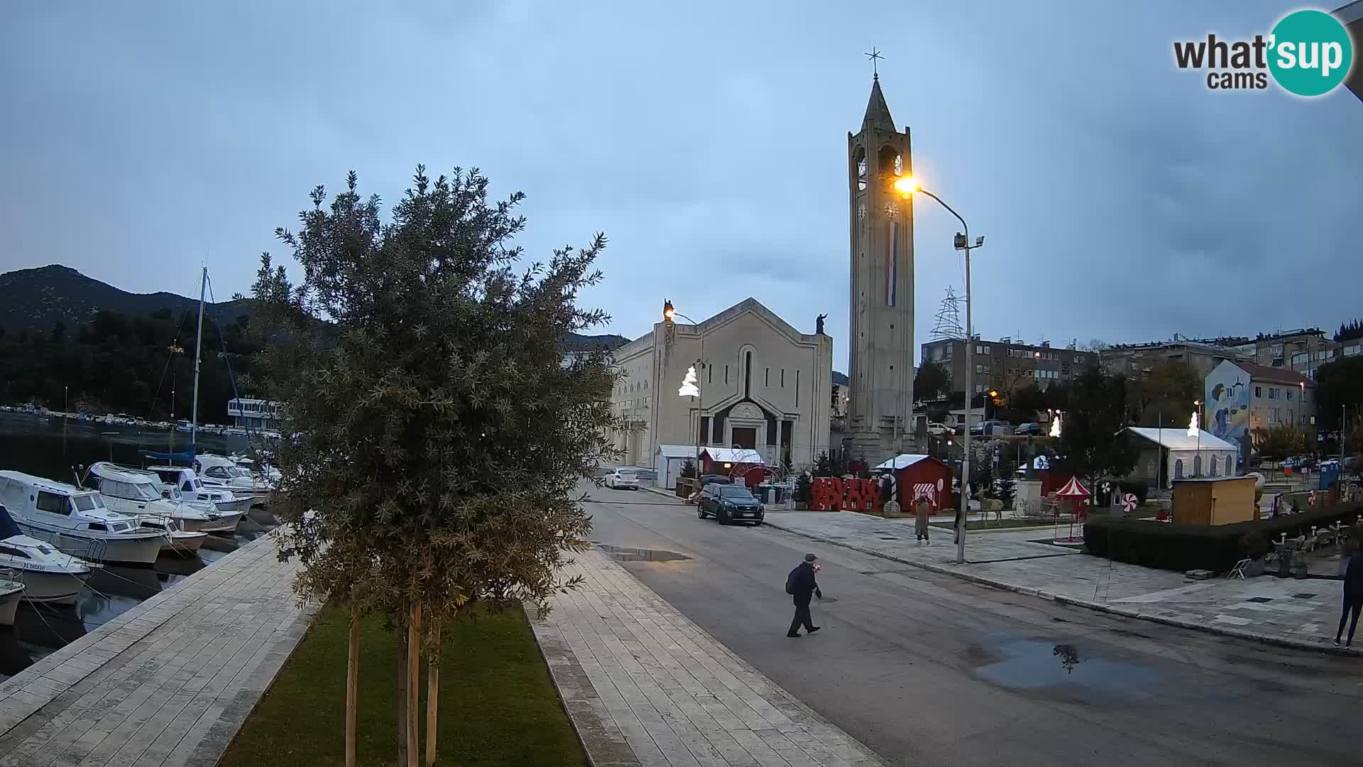 Ploče Webcam | Captivating Views of Riva and the Cathedral