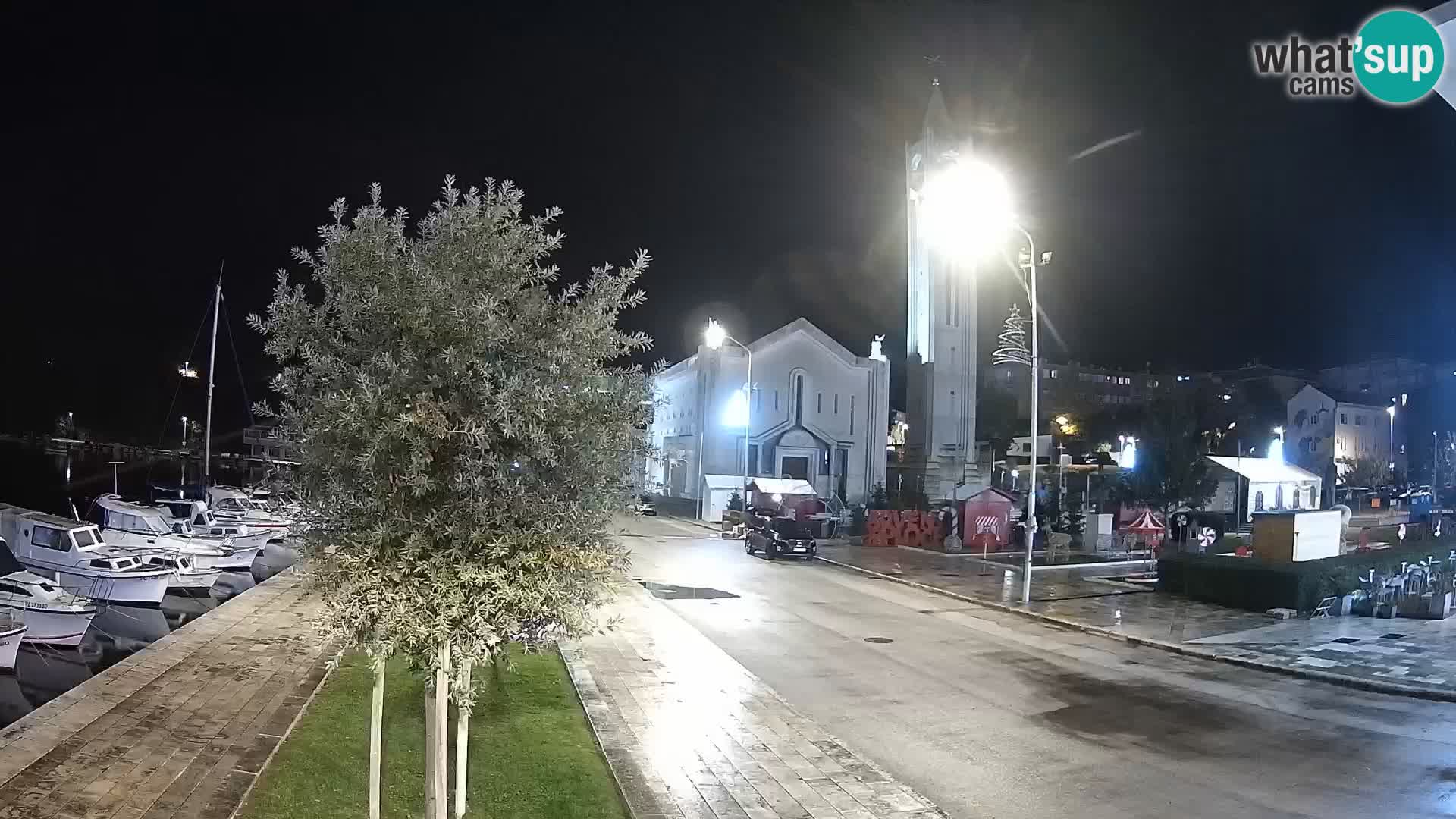 Ploče Webcam | Captivating Views of Riva and the Cathedral