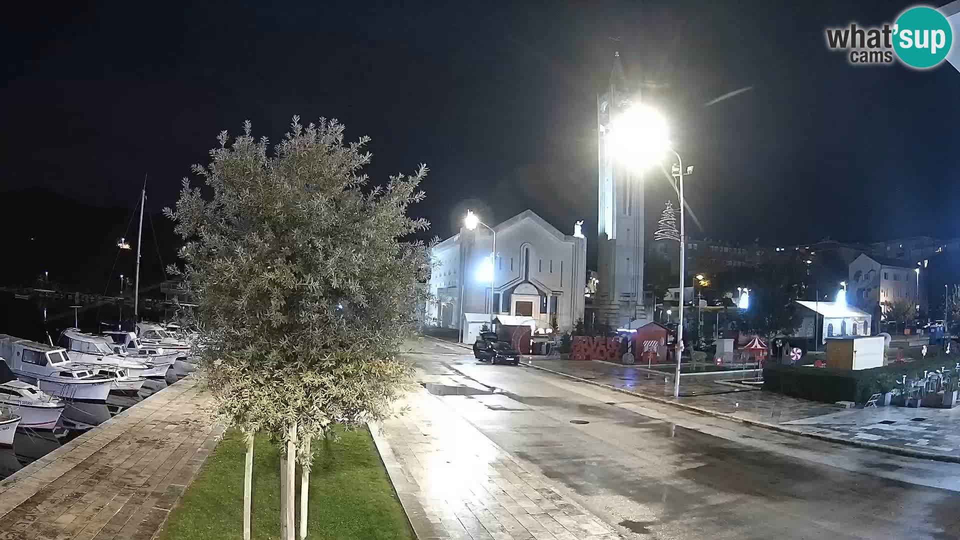 Ploče Webcam | Captivating Views of Riva and the Cathedral