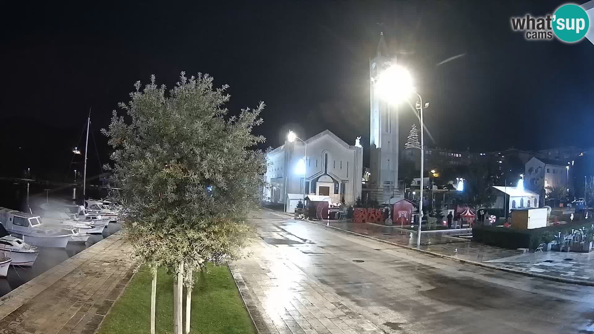 Ploče Webcam | Captivating Views of Riva and the Cathedral