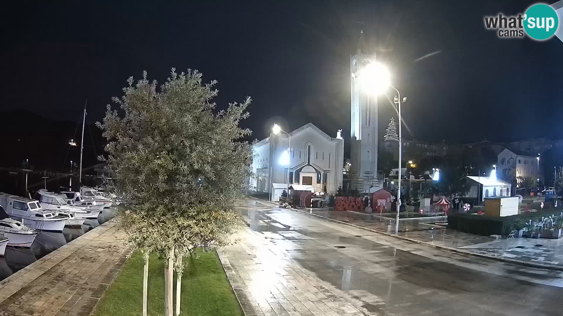 Ploče Webcam | Captivating Views of Riva and the Cathedral