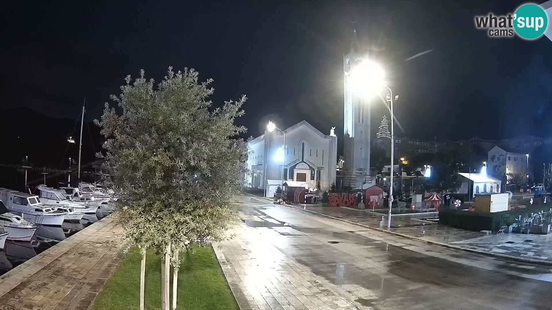 Ploče Webcam | Captivating Views of Riva and the Cathedral